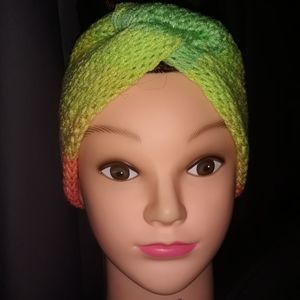 Knitted baby twisted headband